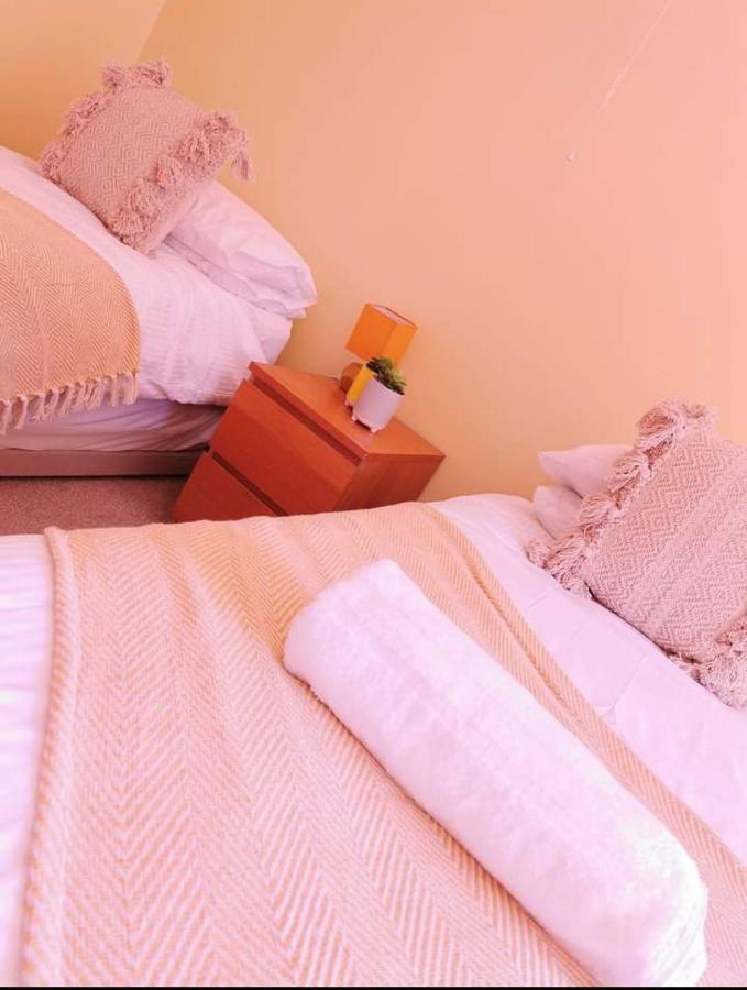 Glan-Yr-Afon Cottage Two Bedrooms Sennybridge المظهر الخارجي الصورة